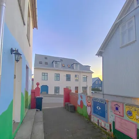아파트 Enjoy Yellow Door